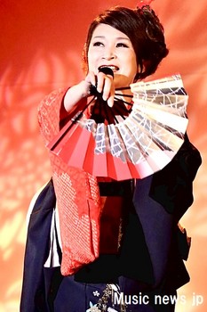 恋川いろは 第２１８回ＫＯＢＥ流行歌ライブ2.jpg